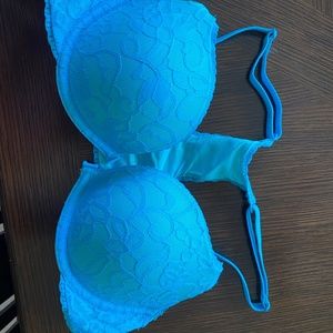 VS blue front clasp lace bra